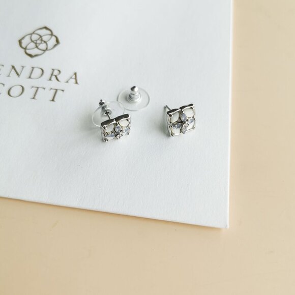 Kendra Scott Dira Stone Collection. Silver Ivory Mix Stud Earrings - Picture 4 of 4